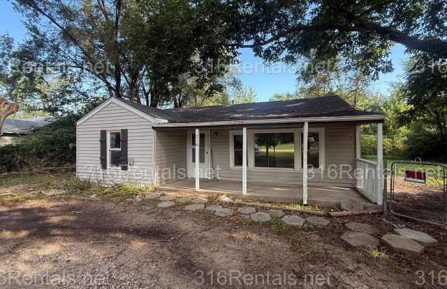 $1200 - 3 bedroom / 1 bathroom - Haysville Single Family Home Gallery 1