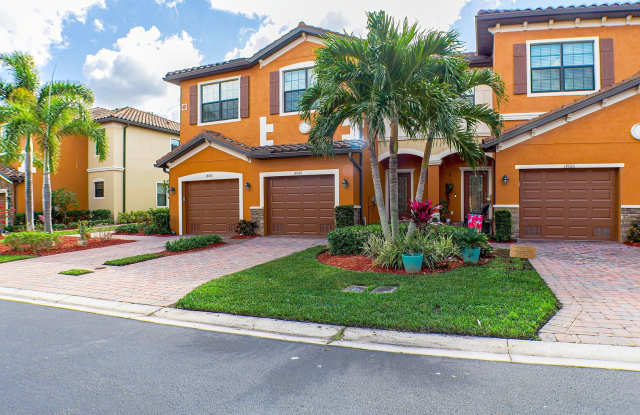Beautiful Two story townhome 3-bedroom, 2.5-bathroom in south Fort Myers photos photos