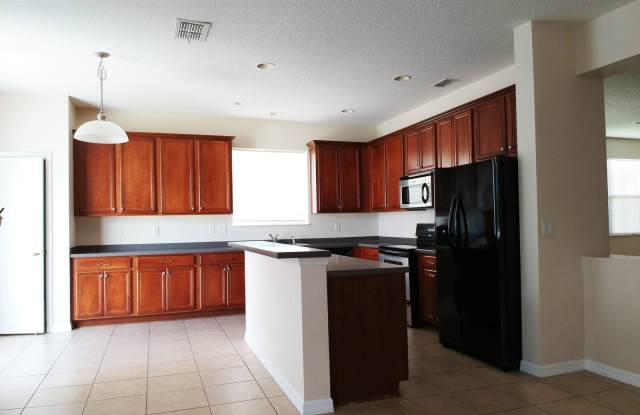 4624 Barbados Loop Gallery 3