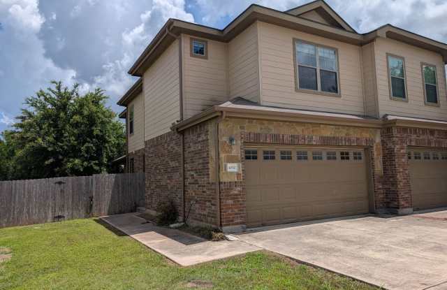 3/2.5/2 Two Story Duplex /  Corner Lot/ Easy Access to HWY 46 &  IH 35 / Fenced in Yard/ Back Patio / CISD photos photos