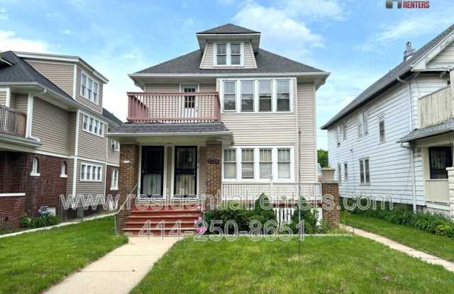 2728 N 47th Street photos photos