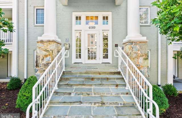 4089 S FOUR MILE RUN Drive Gallery 2