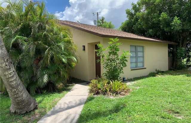 718 SE 46th Lane unit: 102 photos photos