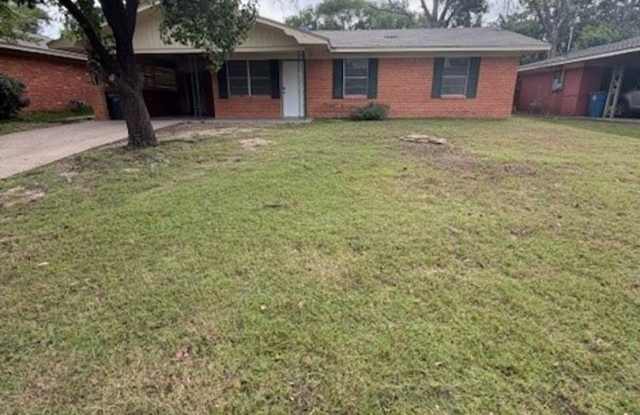 1415 Mockingbird Corsicana, TX  75110 photos photos
