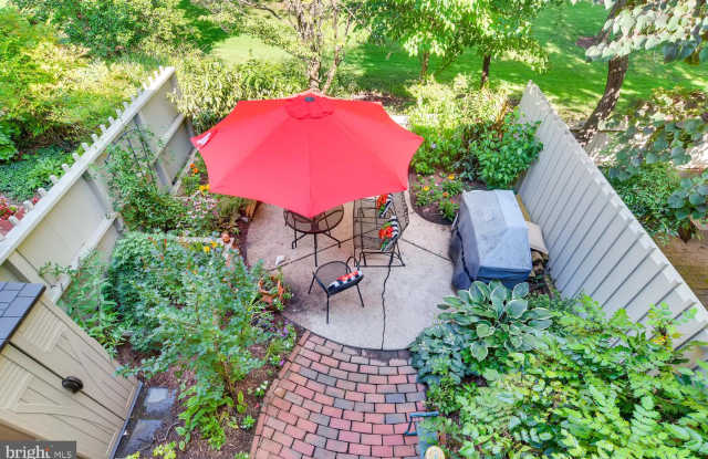 18 BOUTON GREEN CT Gallery 2