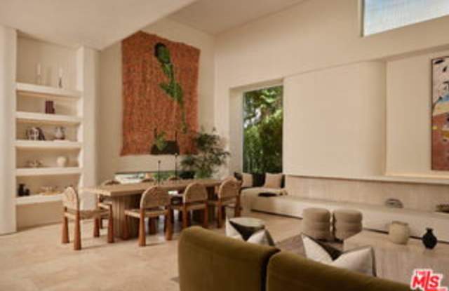 8164 Waring Avenue Gallery 3