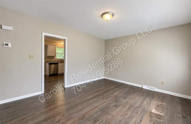2002 Airport Road Gallery 3