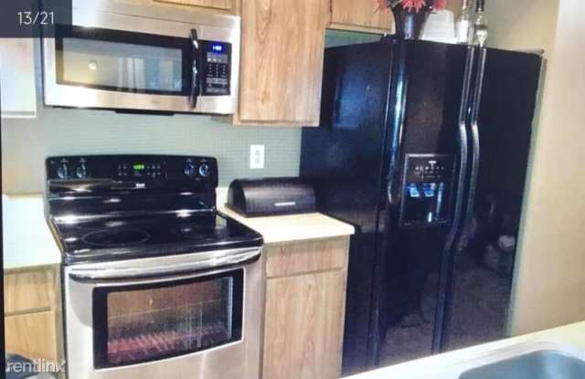 706 Southern Hills Dr Gallery 3