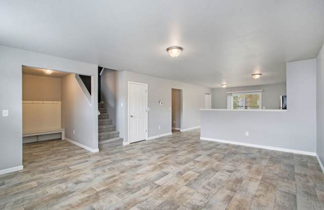 1 Month FREE Rent! Applied to Your First Full Month. Terms & Conditions Apply. Gallery 4