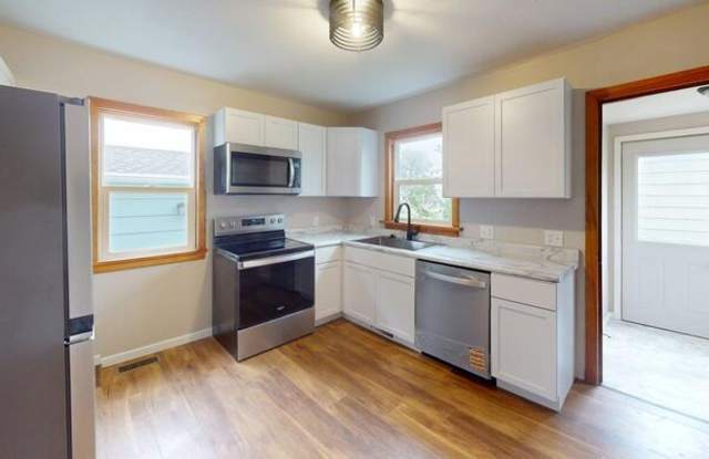 202 E Street South photos photos