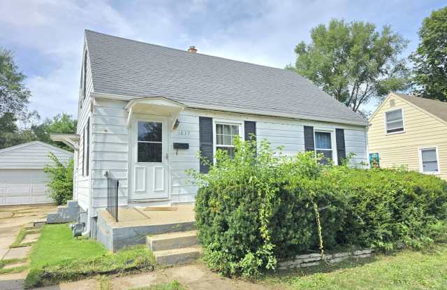 1039 Good Place, South Bend Gallery 1