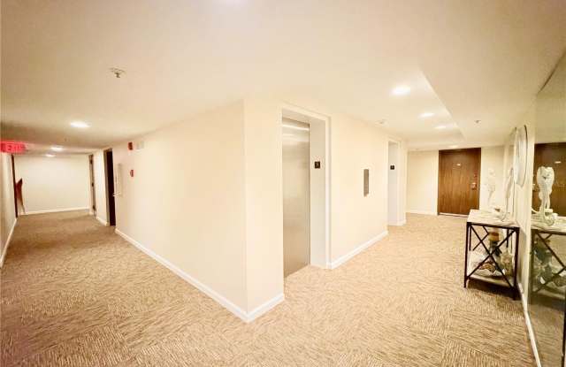 7430 SUNSHINE SKYWAY Lane S Gallery 3