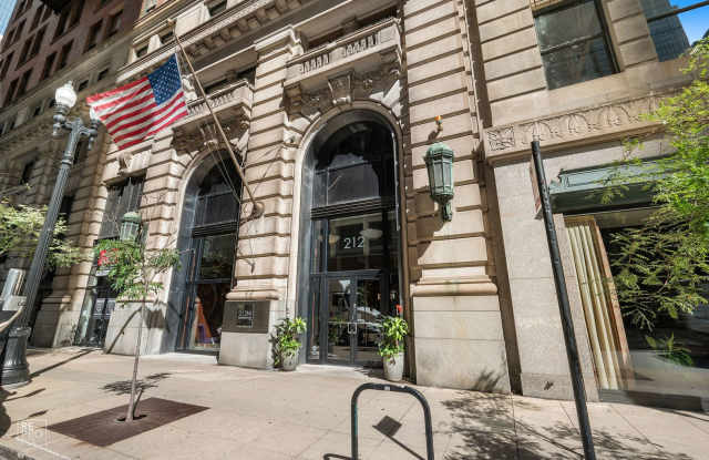 Modern Living Right in the Loop and Free Parking Too photos photos