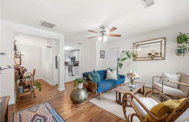 2806 Fraser Street SE photos photos