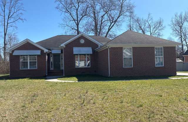 Spacious 3 Bedroom Home In Manchester... photos photos