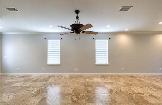 241 Inverrary Drive Gallery 4