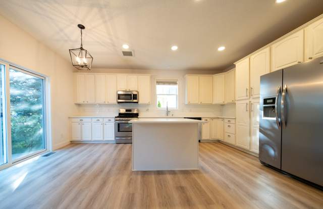 5014 159th St. W. Gallery 4