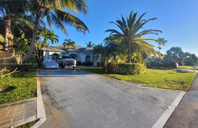 365 NE Vanda Terrado - 365 Northeast Vanda Terrado, Jensen Beach, FL 34957