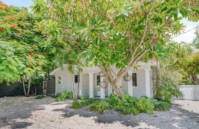 88100 Overseas Highway Gallery 2
