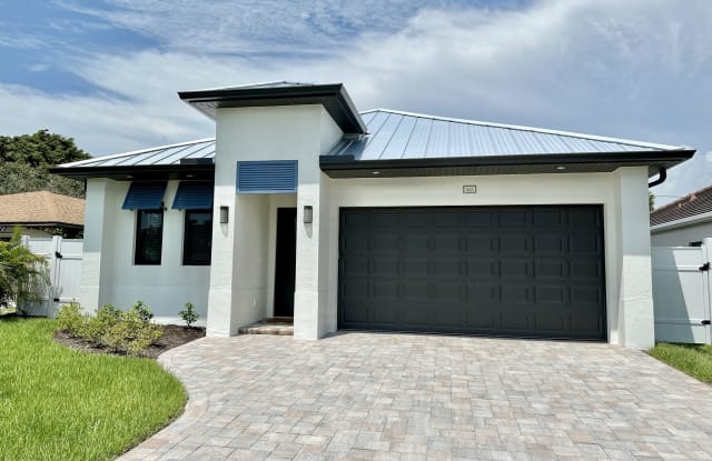 685 107th Avenue North photos photos