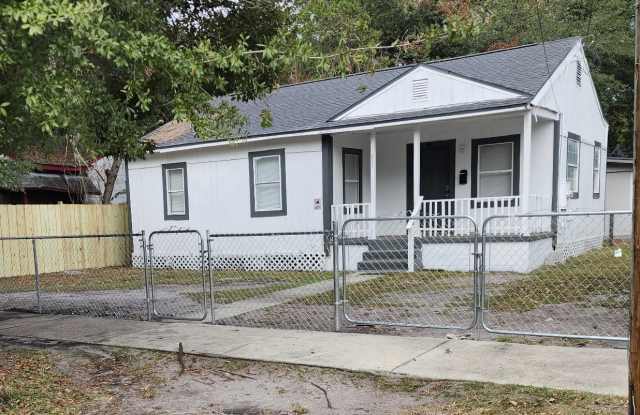 1851 E 24th St photos photos