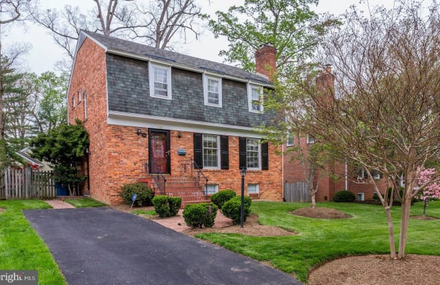 1116 RANDOLPH ROAD - 1116 Randolph Road, McLean, VA 22101