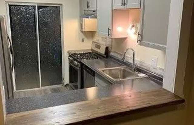 3445 Rebecca Ln Gallery 4