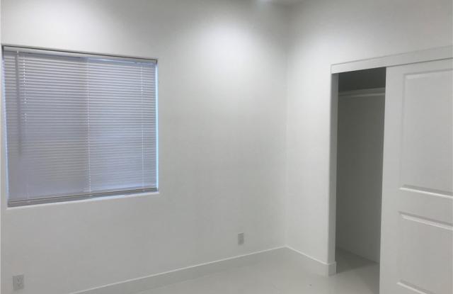 14581 NEWLAND Gallery 4