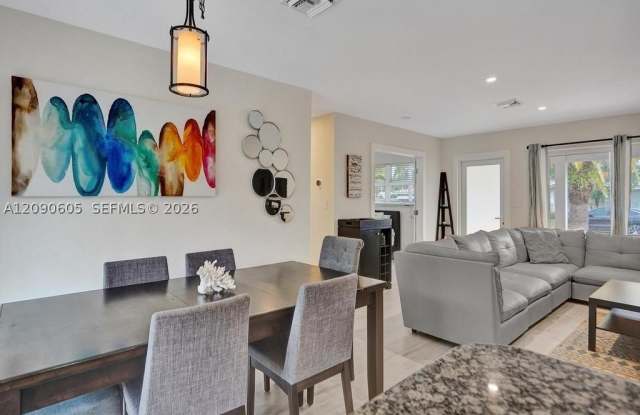 2211 NE 61st Ct Gallery 3