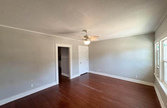 1824 COLLINS AVENUE Gallery 3