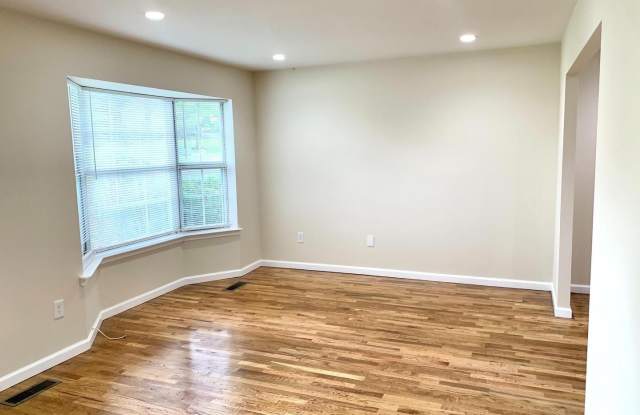 26 BLACKBURN CT Gallery 3