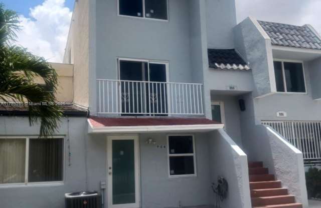 984 West 40th Street photos photos