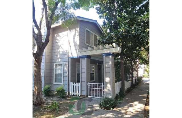 Charming 3 Bedroom 2 Bath Condo in TRACY! AVAILABLE NOW!! photos photos