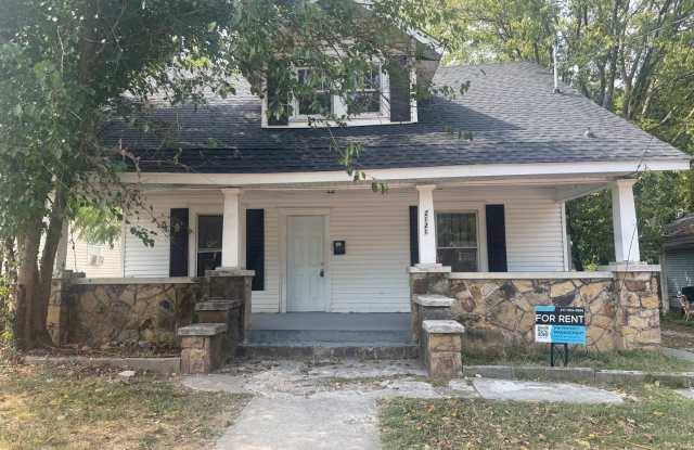 4 bedroom 2.5 bath home available now! Gallery 1