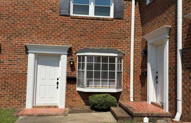 Adorable 2 Bedroom Convenient to I-29, Shopping  More! photos photos