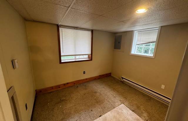 Large historic home close to Campus! Gallery 4
