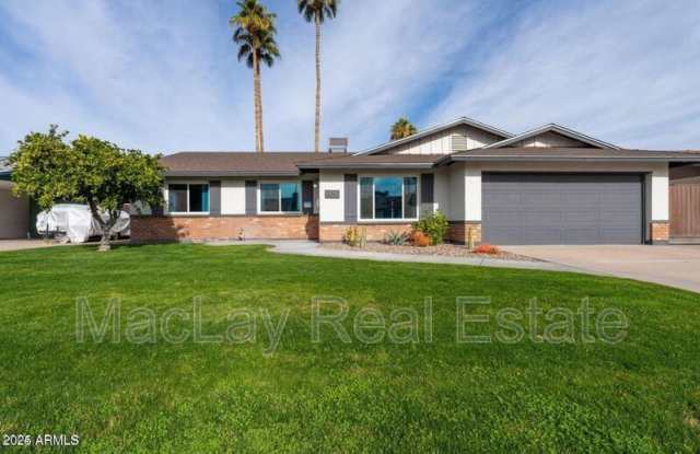 2430 E Hermosa Dr photos photos