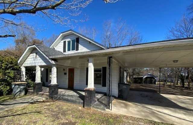 206 Bethpage Road Gallery 2