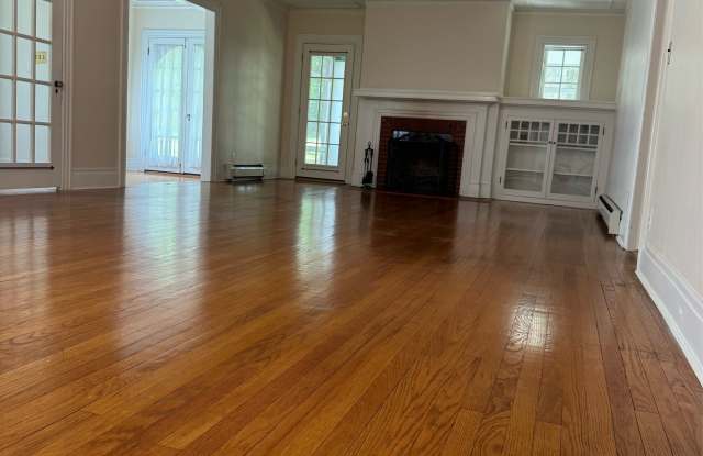 36 Beverly Place Gallery 2