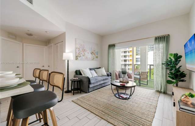 481 Northeast 29th Street photos photos