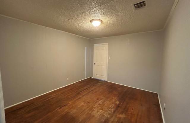 South Waco 2 bedroom - 3608 Hay Avenue, Waco, TX 76711 South Waco 2 bedroom - 3608 Hay Avenue, Waco, TX 76711