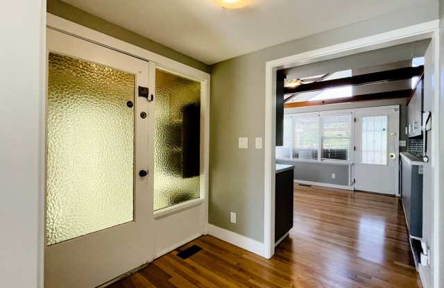 Lakeridge Home-MOVE IN BONUS Gallery 4