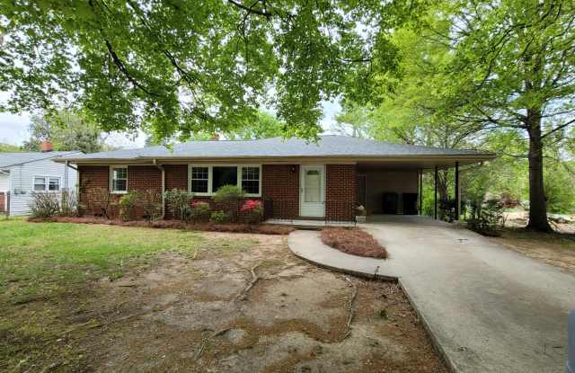 Adorable 3 BR Ranch. Hardwoods throughout! photos photos