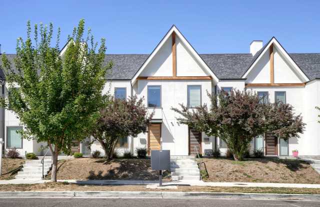 2  Bed Townhome Available Near Sloan's Lake Gallery 1