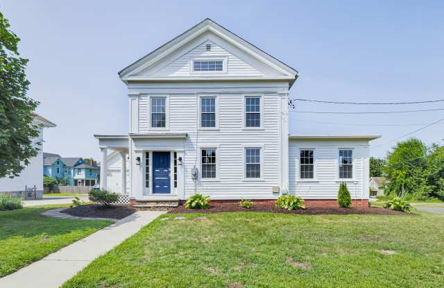 1070 Enfield Street photos photos