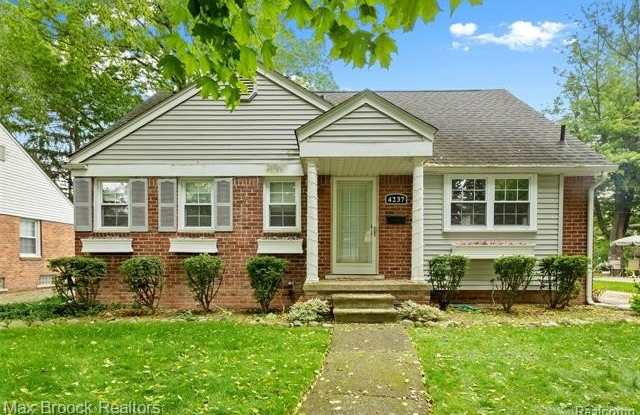 4237 Wakefield Road photos photos