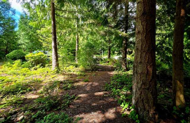 ***PENDING APPLICATION***2 Bed, 2 Bath with Den and Detached Casita For Rent in Port Ludlow! Gallery 4