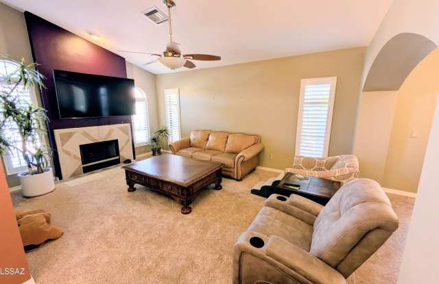 64275 E Orangewood Lane Gallery 3