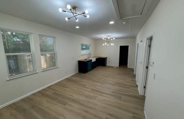 2554 Selman Ave Gallery 2