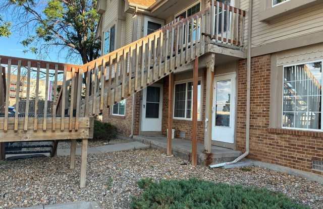 Charming 1 Bedroom, 1 Bathroom Available Immediately! photos photos